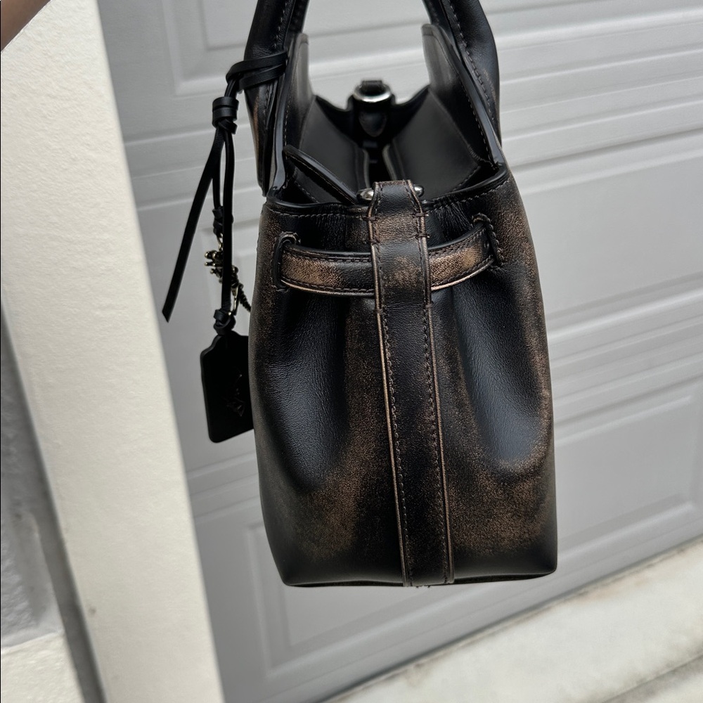 Soft Empire Carryall Bag 28 In Loved Leather - Picture 4 of 9